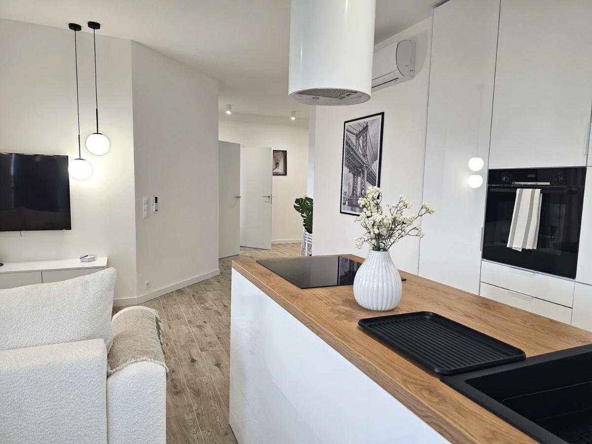 Urban Apartments Luxury Skyline Sokolska Towers 30A, 2 Free Garages, Gym & Sauna, Self Check-In Katowice Buitenkant foto