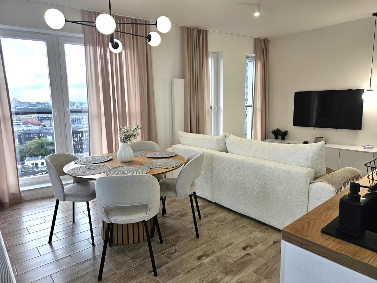 Urban Apartments Luxury Skyline Sokolska Towers 30A, 2 Free Garages, Gym & Sauna, Self Check-In Katowice Buitenkant foto