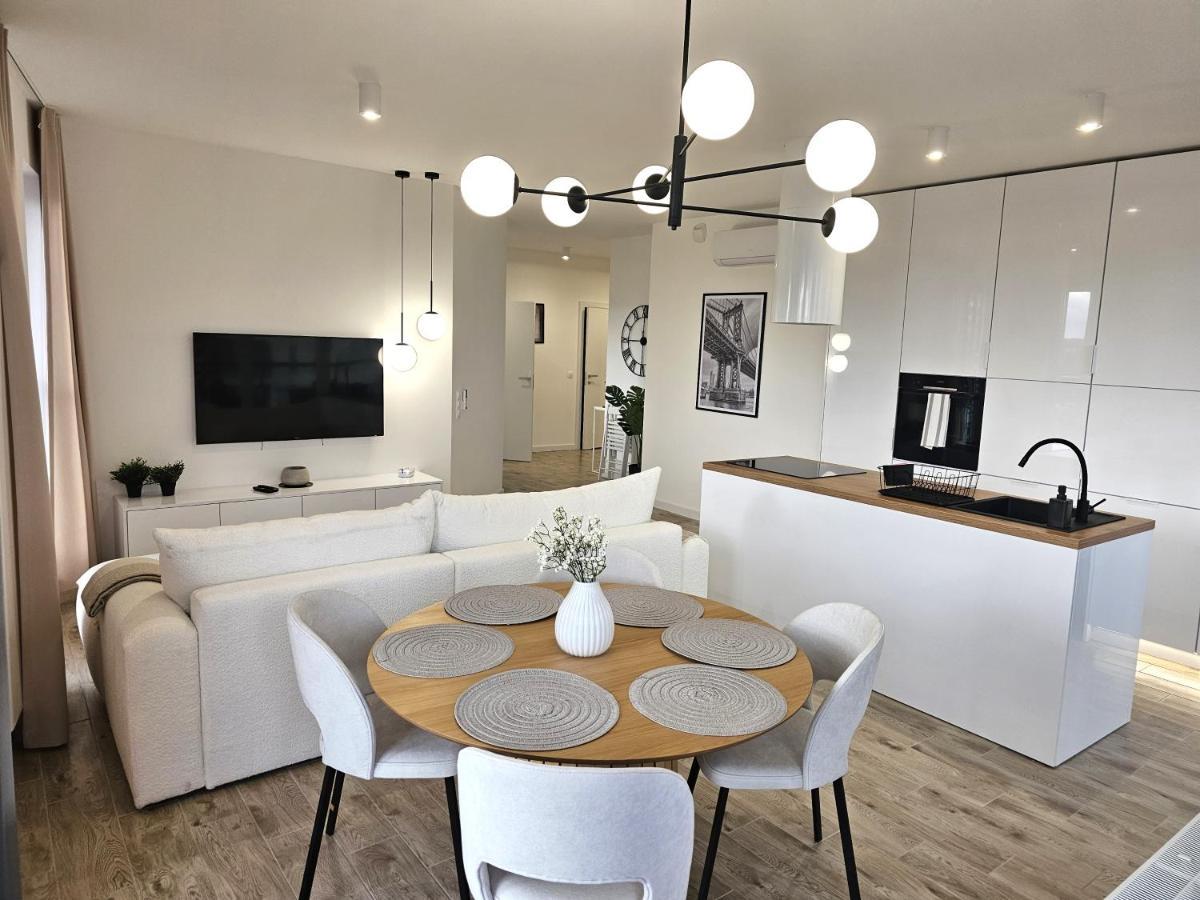 Urban Apartments Luxury Skyline Sokolska Towers 30A, 2 Free Garages, Gym & Sauna, Self Check-In Katowice Buitenkant foto